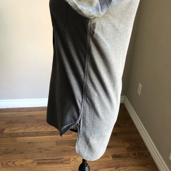 Aritzia Babaton The Group Reno Button front shirt - Picture 10 of 16